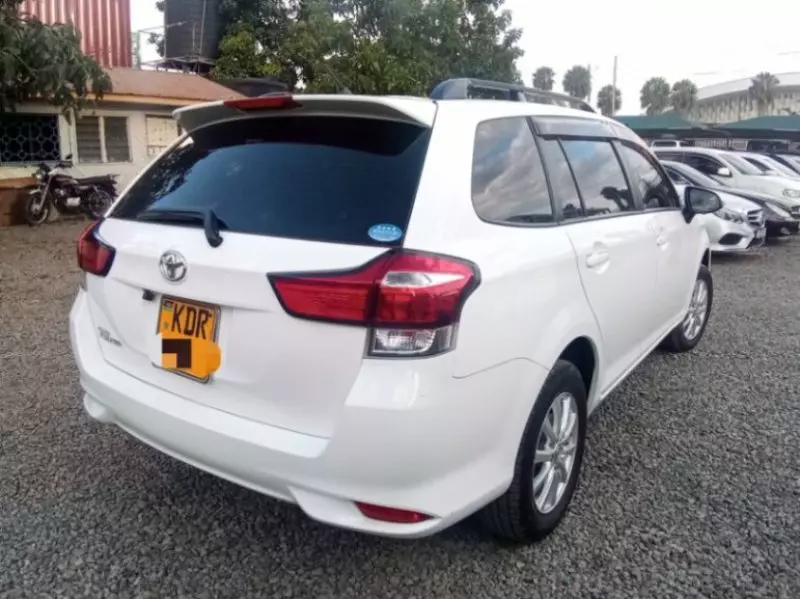 Toyota Fielder    -