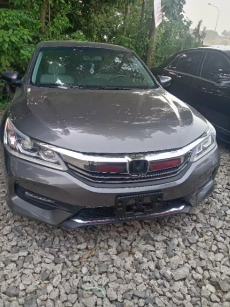 Honda Accord   - 2017