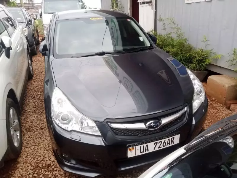 Subaru Legacy   - 2010