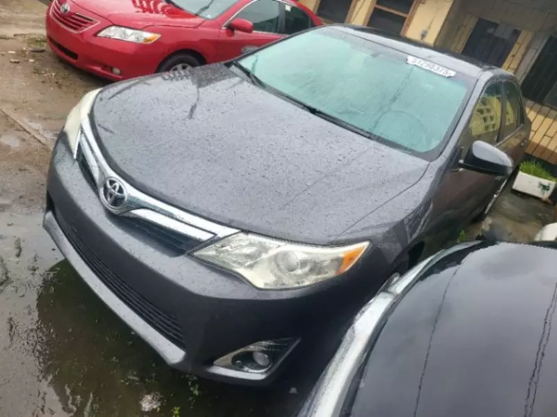 Toyota Camry   - 2014