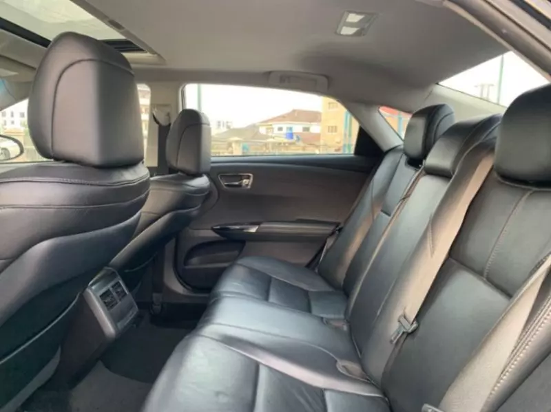 Toyota Avalon   - 2016