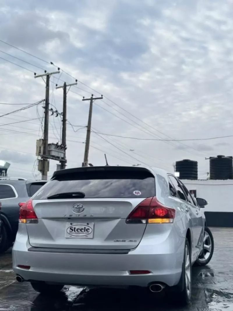 Toyota Venza   - 2014