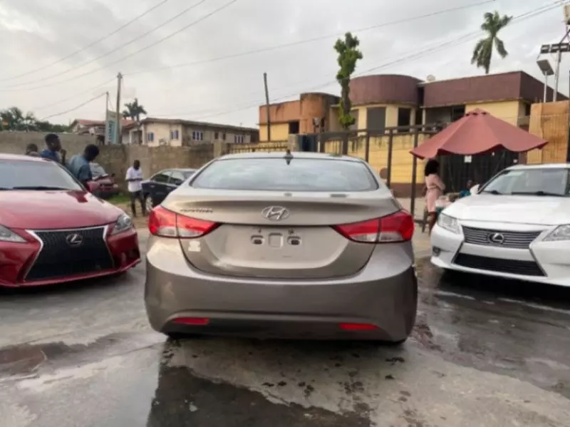 Hyundai Elantra - 2013