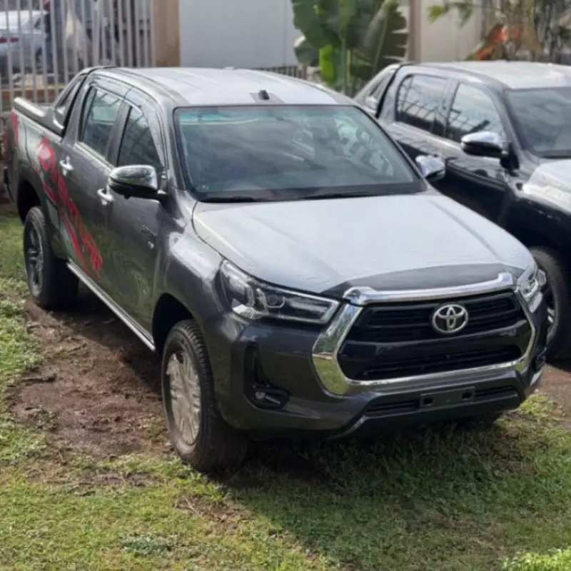 Toyota Hilux   - 2025