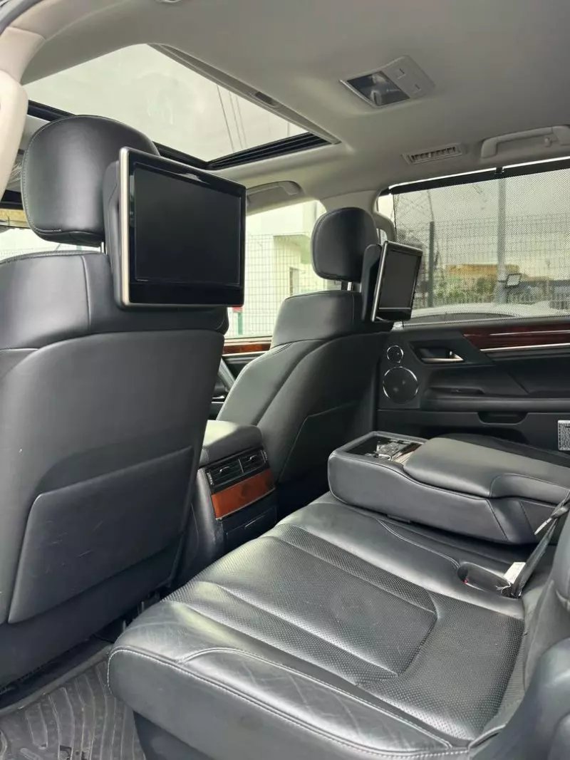 Lexus LX 570   - 2016