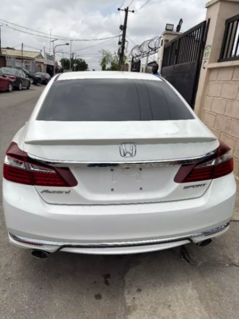 Honda Accord   - 2016