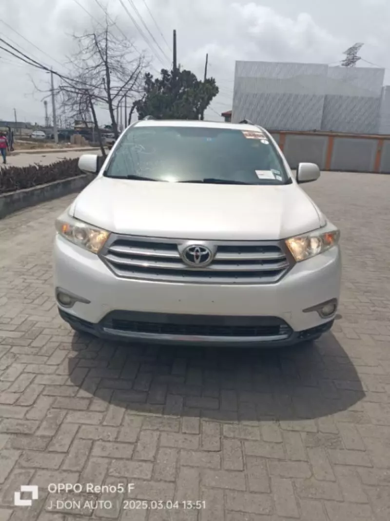 Toyota Highlander   - 2013