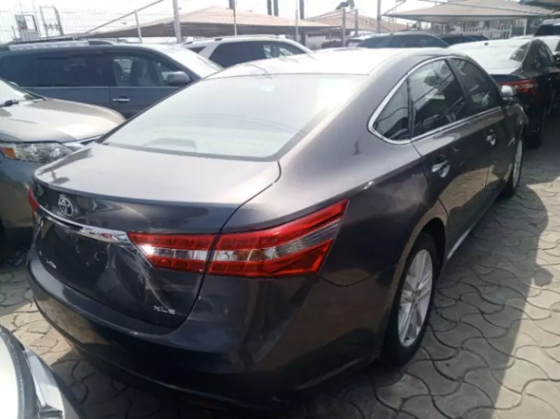 Toyota Avalon   - 2014