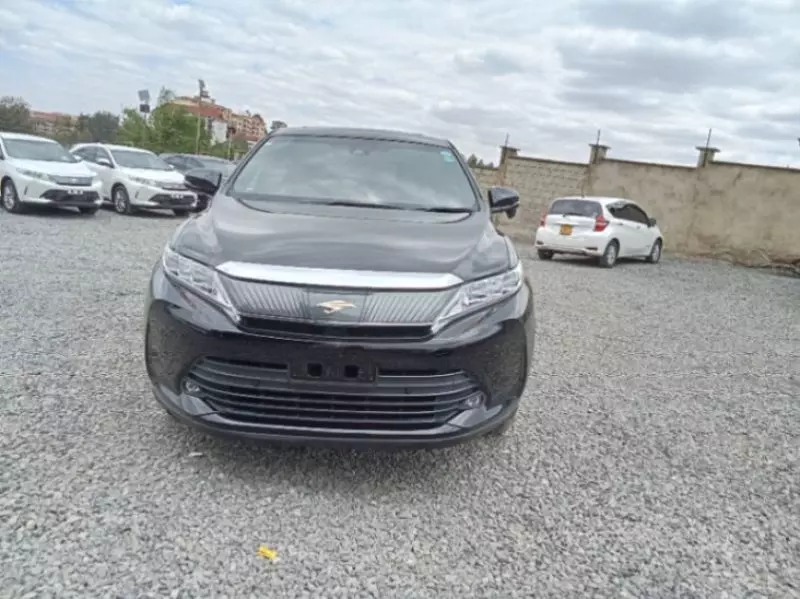 Toyota Harrier   - 2018