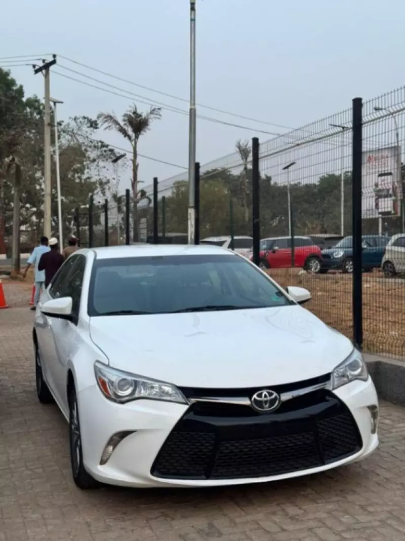 Toyota Camry   - 2015