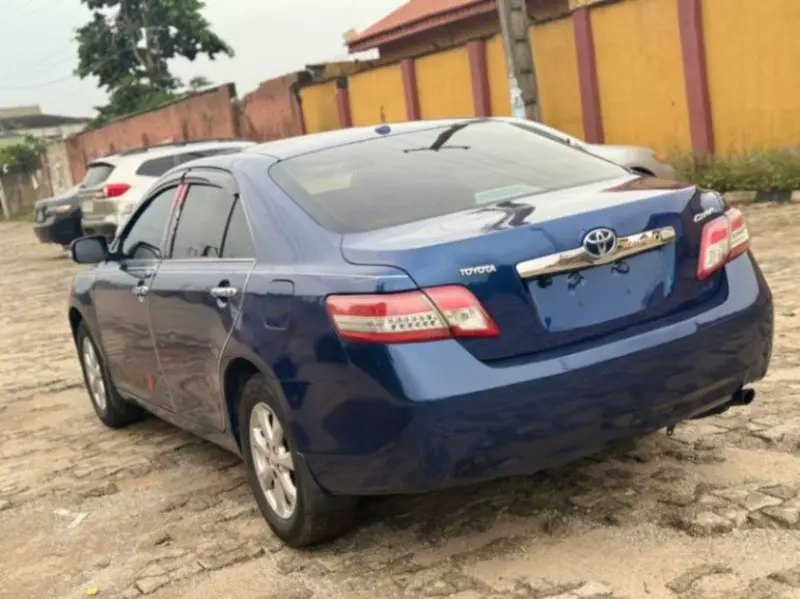 Toyota Camry   - 2010