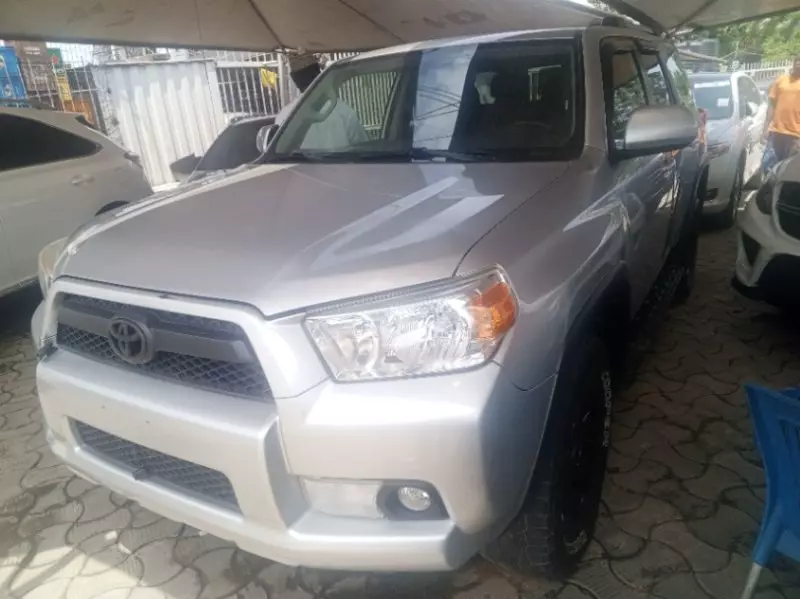 Toyota 4Runner   - 2012