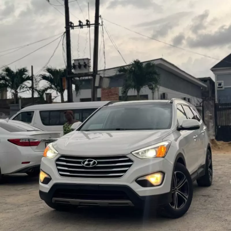Hyundai Santa Fe - 2015