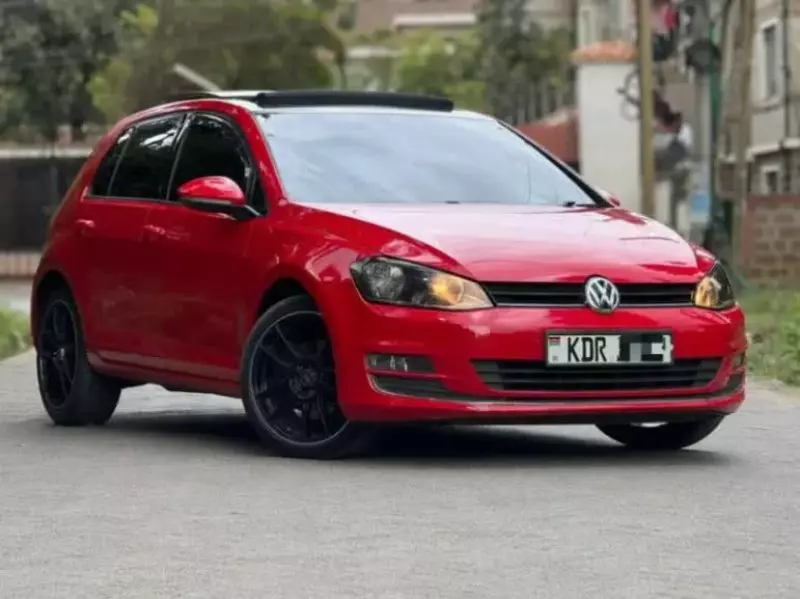 Volkswagen Golf   - 2017