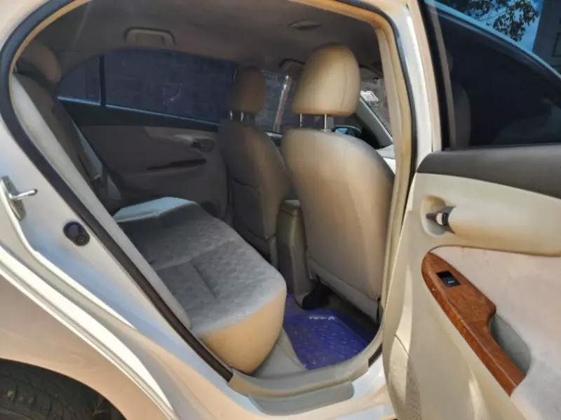 Toyota Axio    - 2010