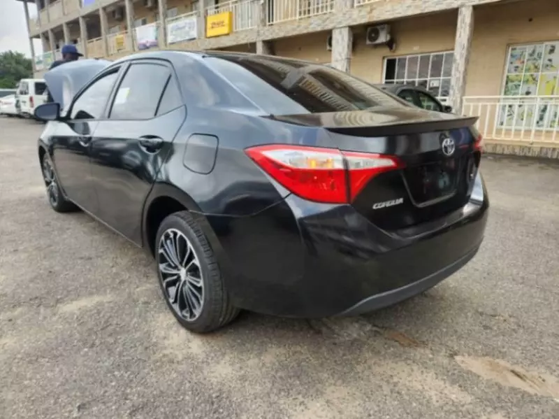 Toyota Corolla   - 2016