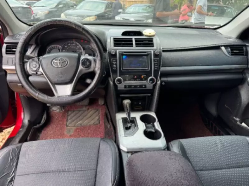 Toyota Camry   - 2016