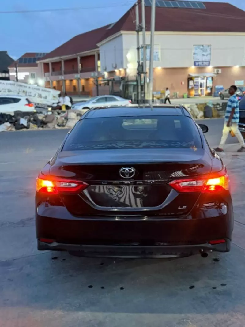 Toyota Camry   - 2018