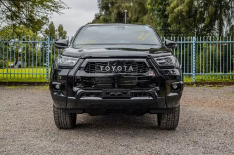 Toyota Hilux   - 2022