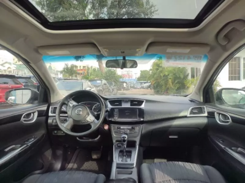 Nissan Sentra   - 2019