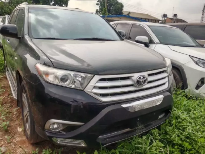Toyota Highlander   - 2013