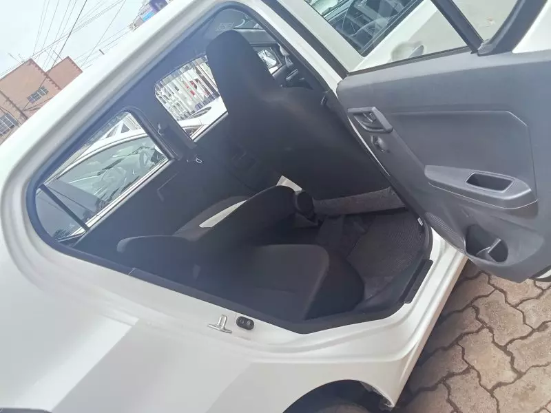 Daihatsu Mira    - 2017