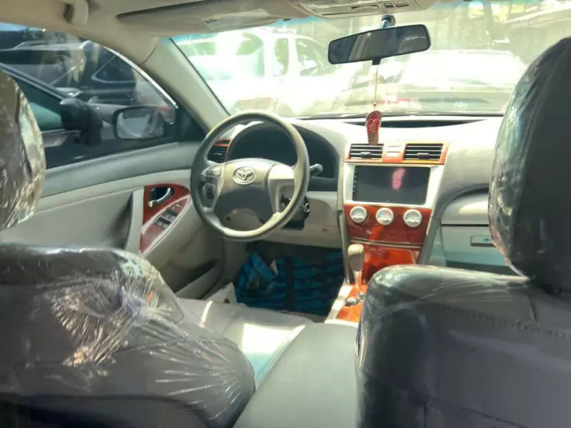 Toyota Camry   - 2010