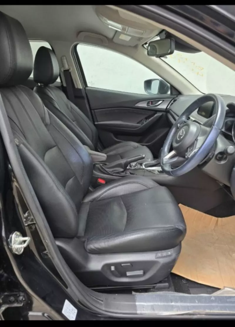 Mazda Axela    - 2019