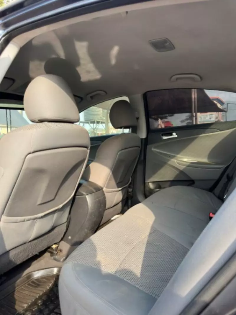 Hyundai Sonata - 2011