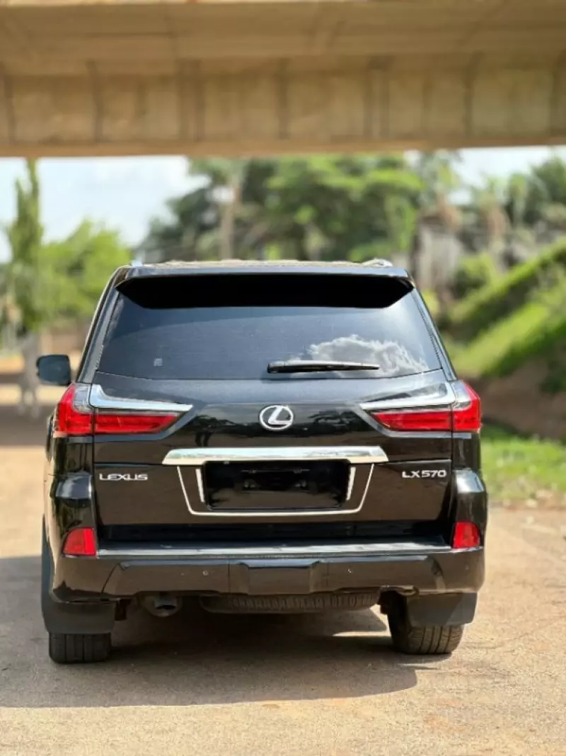 Lexus 570   - 2019