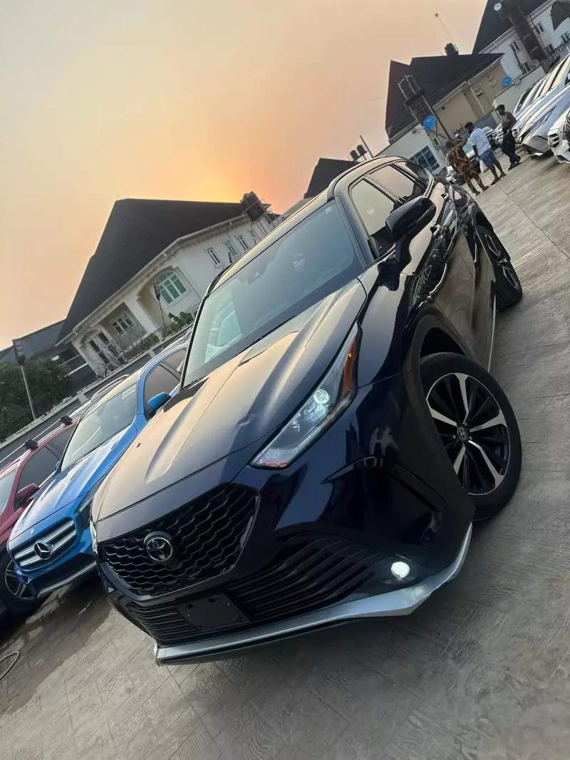 Toyota Highlander   - 2023