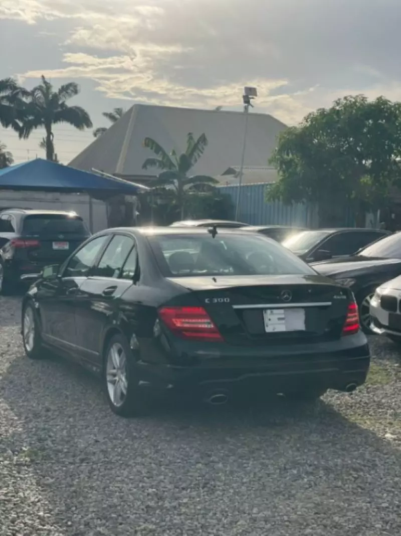 Mercedes-Benz C 300 - 2013