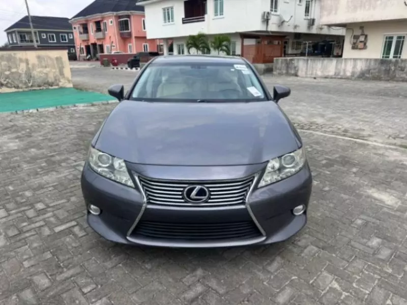 Lexus ES   - 2013