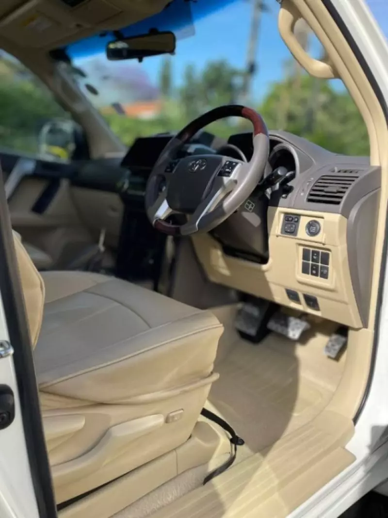 Toyota Land Cruiser   - 2016