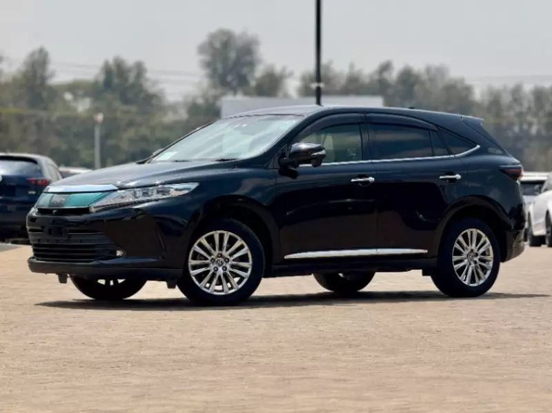 Toyota Harrier   - 2018