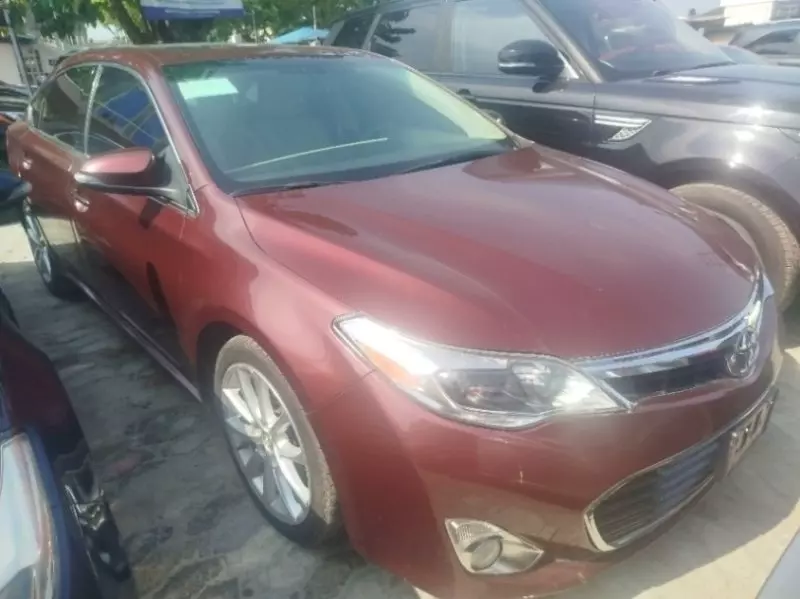 Toyota Avalon   - 2013