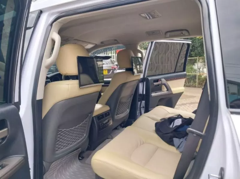 Toyota Land Cruiser   - 2018