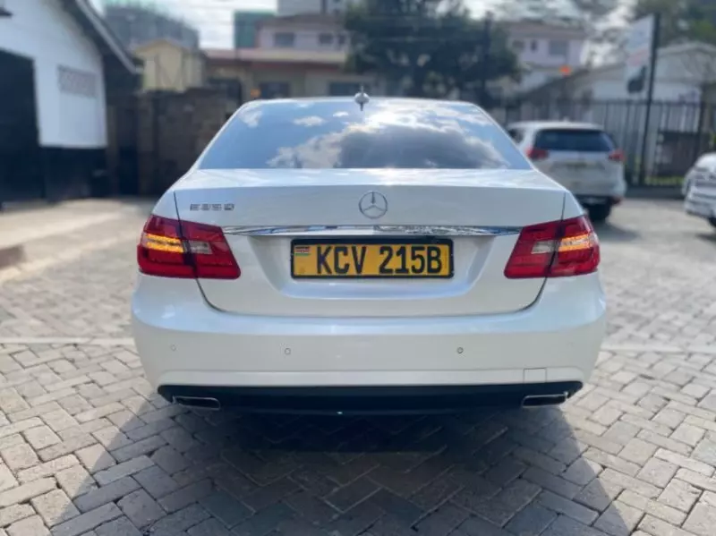 Mercedes-Benz E350   - 2012