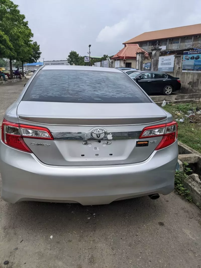 Toyota Camry   - 2014