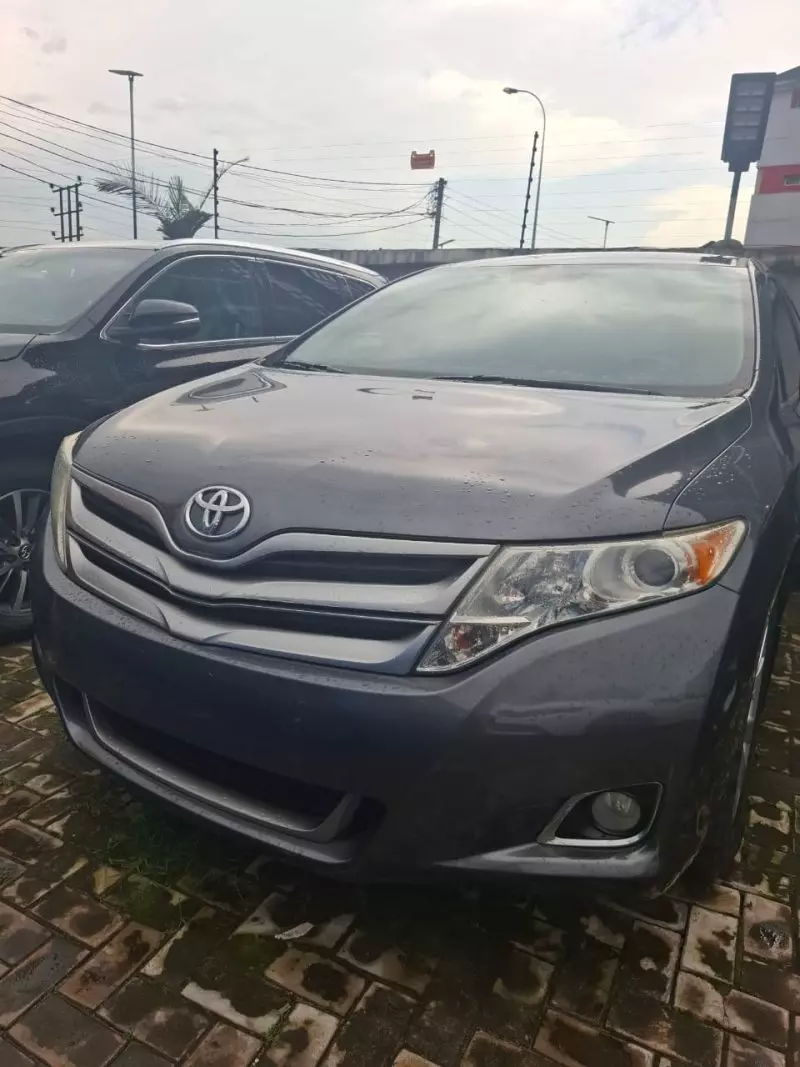Toyota Venza   - 2013