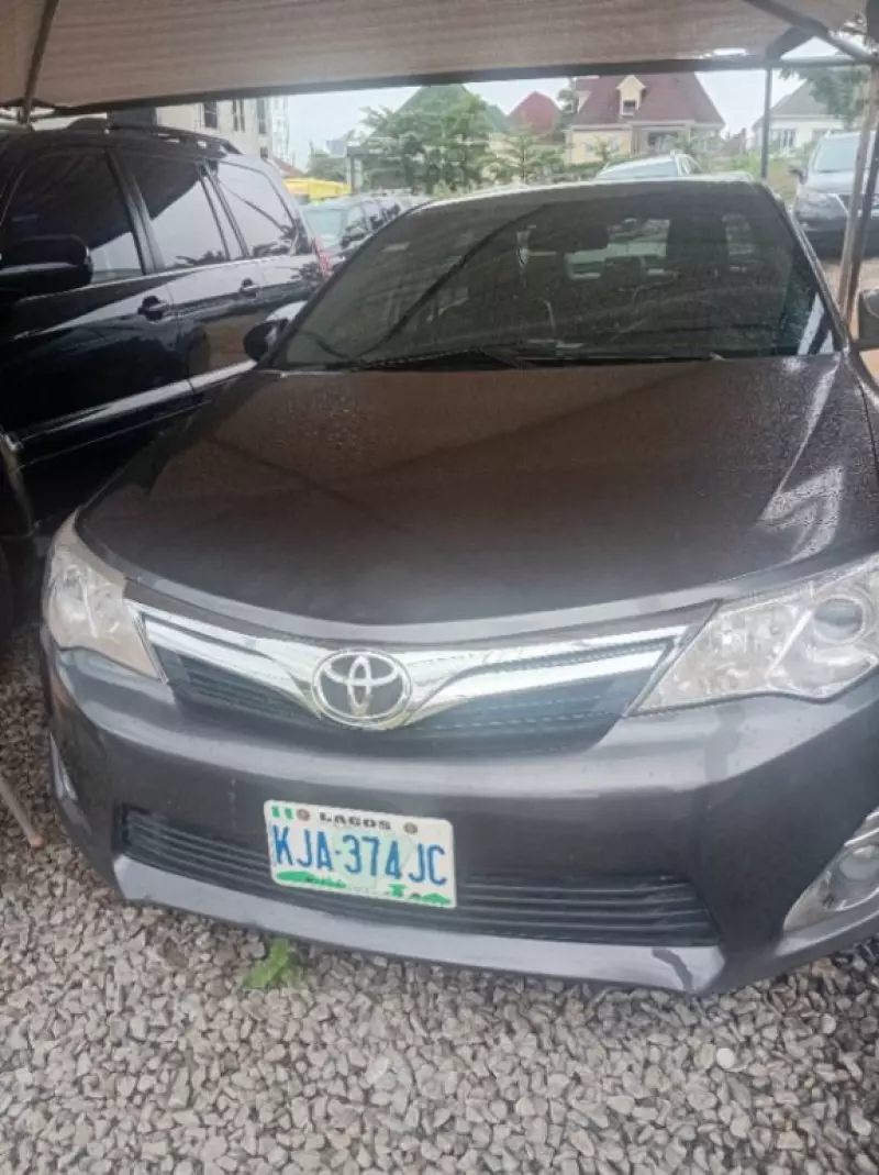 Toyota Camry   - 2014