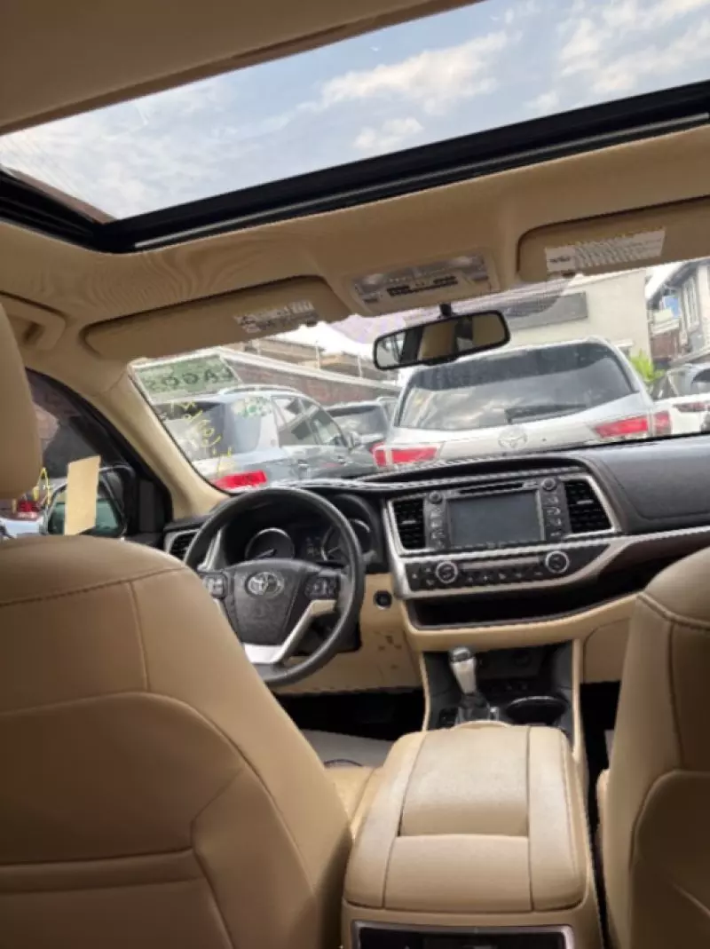 Toyota Highlander   - 2015