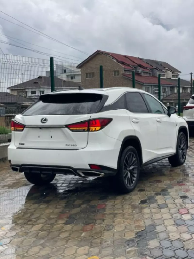 Lexus RX   - 2021