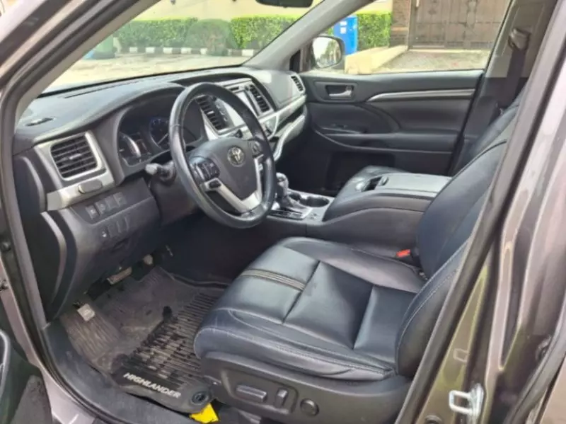 Toyota Highlander   - 2018