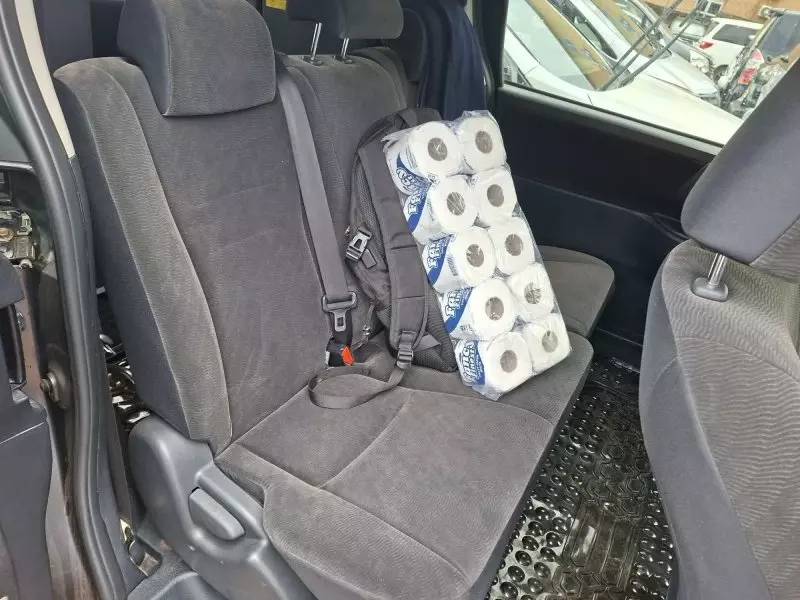 Toyota Noah   - 2010