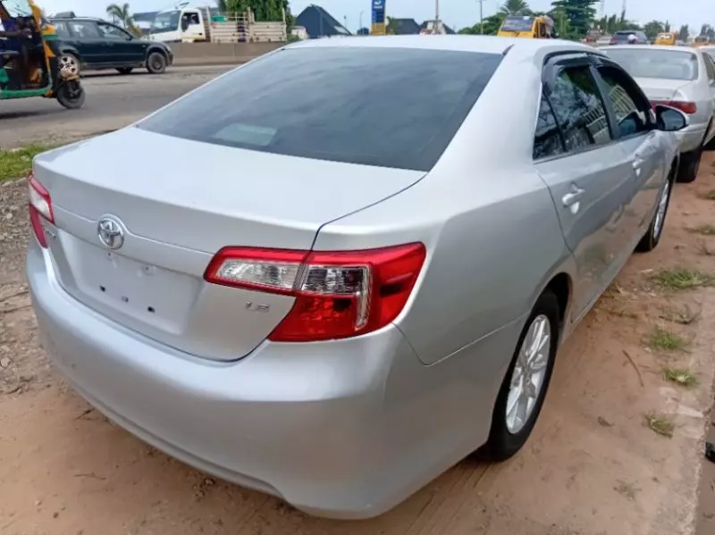 Toyota Camry   - 2013
