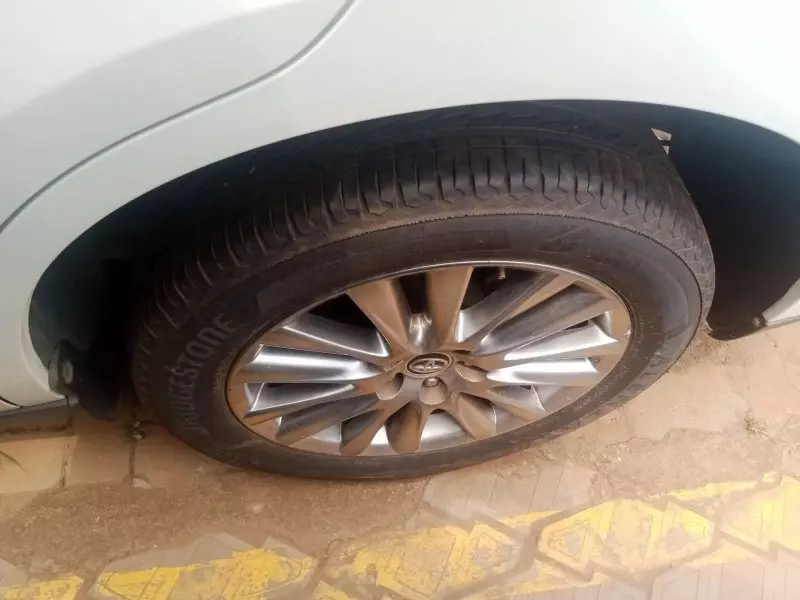 Toyota Harrier   - 2015