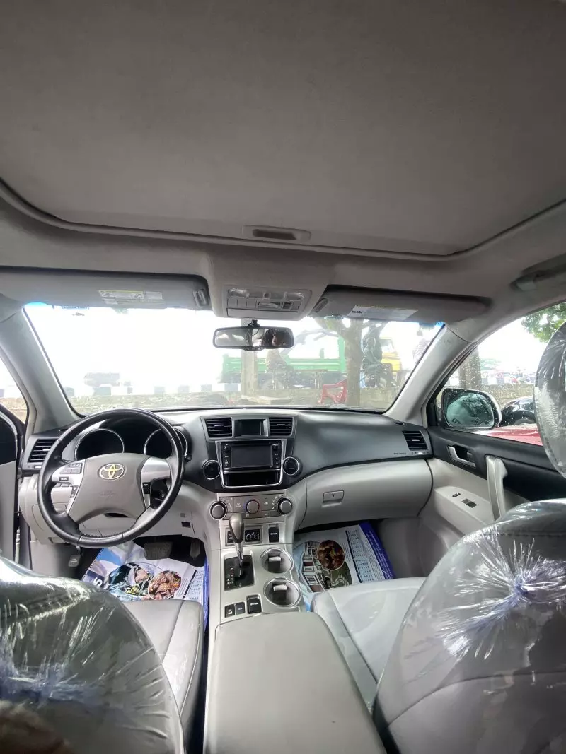 Toyota Highlander   - 2013
