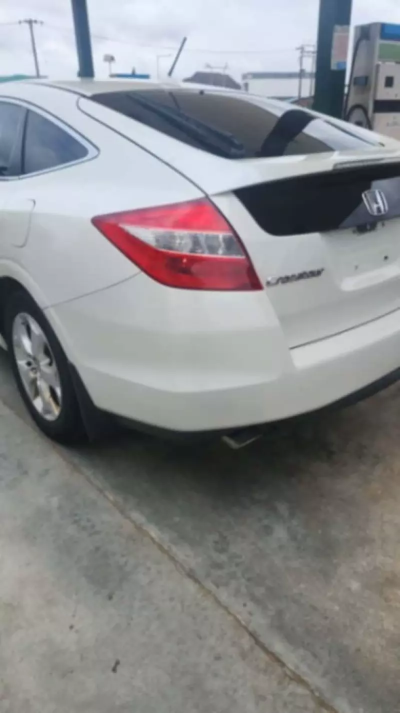 Honda Crosstour   - 2012