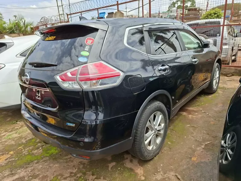 Nissan X-Trail   - 2016